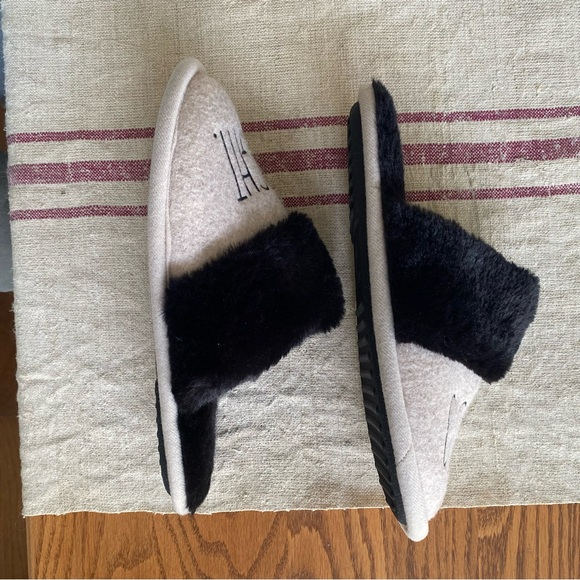 Rae Dunn Slippers Good Night Size Medium 8-9 - Picture 2 of 4